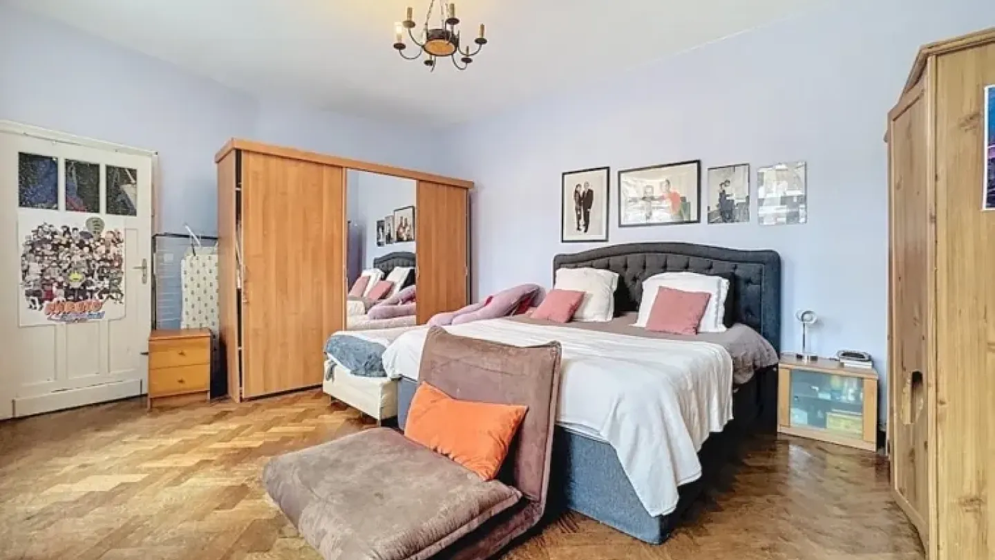 Spacious Brussels Apartment with Balcony – Ideal Location, 139m2 - Image 3