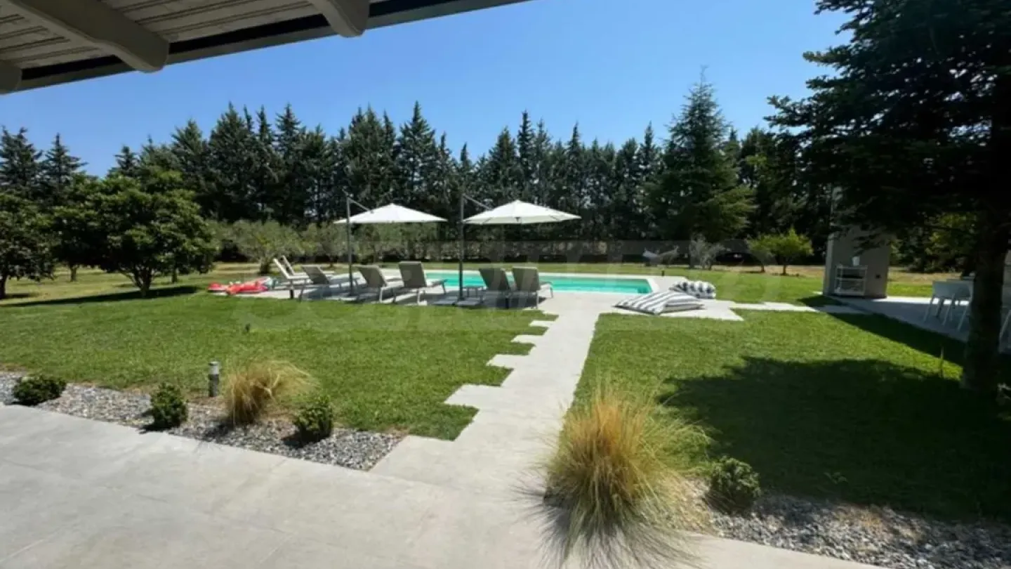 Spacious 6-Bedroom House with Pool in Beautiful Kallithea, Greece - Image 3