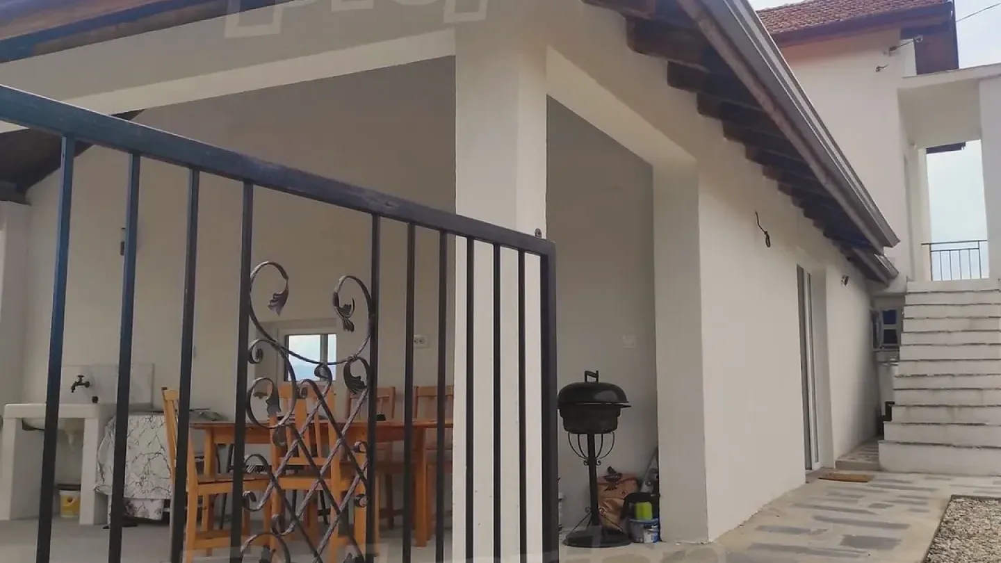 Charming Fully Furnished House Near Melnik with Stunning Views - Image 2