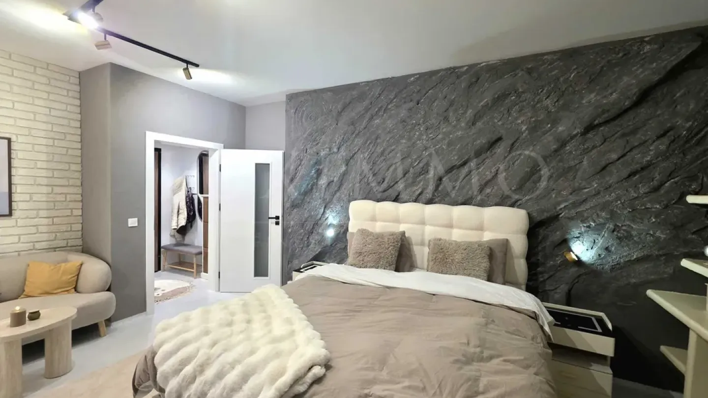 Stylish Designer Apartment in Sofia's Malinova Dolina District - Image 4