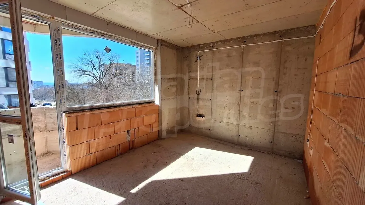 Spacious South-Facing 2-Bedroom Apartment in Varna's Vazrazhdane 1 - Image 4