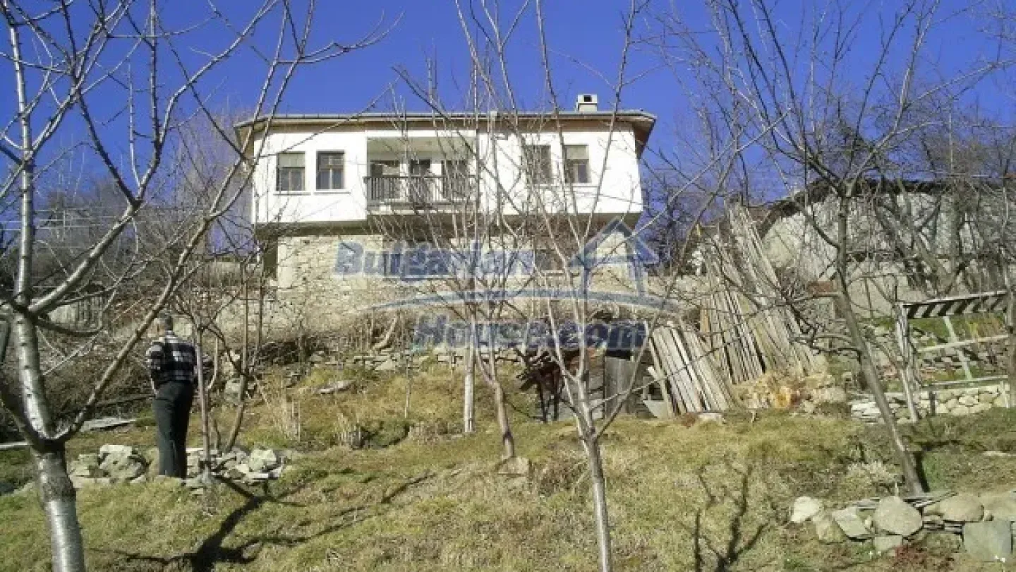 Spacious Rhodope Mountain House with Stunning Views for Sale - Image 2