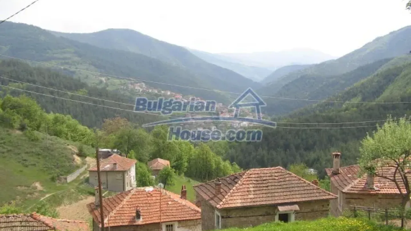 Spacious Two-Story House Near Pamporovo Spa Resort, Bulgaria - Image 1