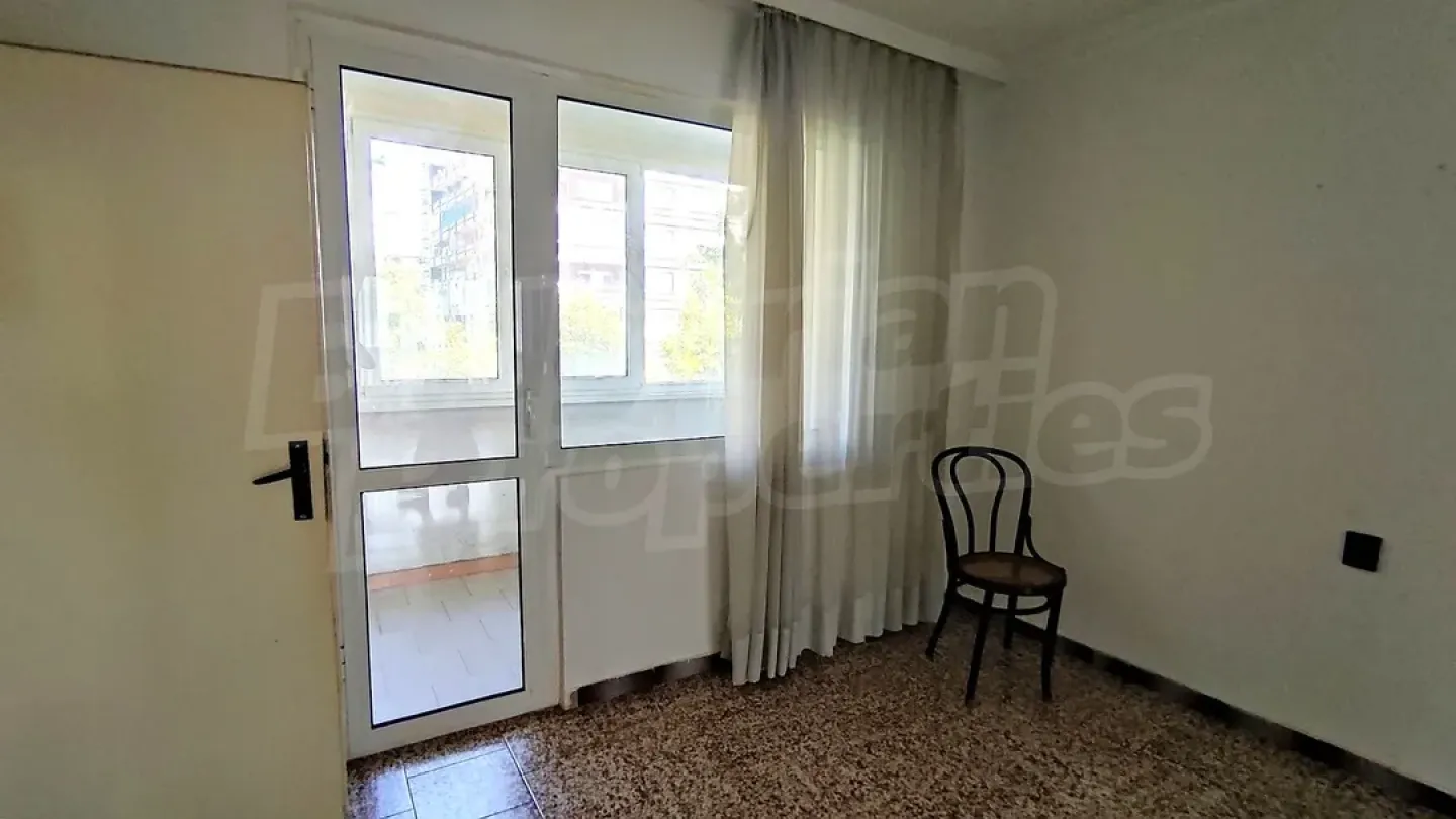 Spacious Apartment in Central Stara Zagora – 2 Bedrooms For Sale - Image 5