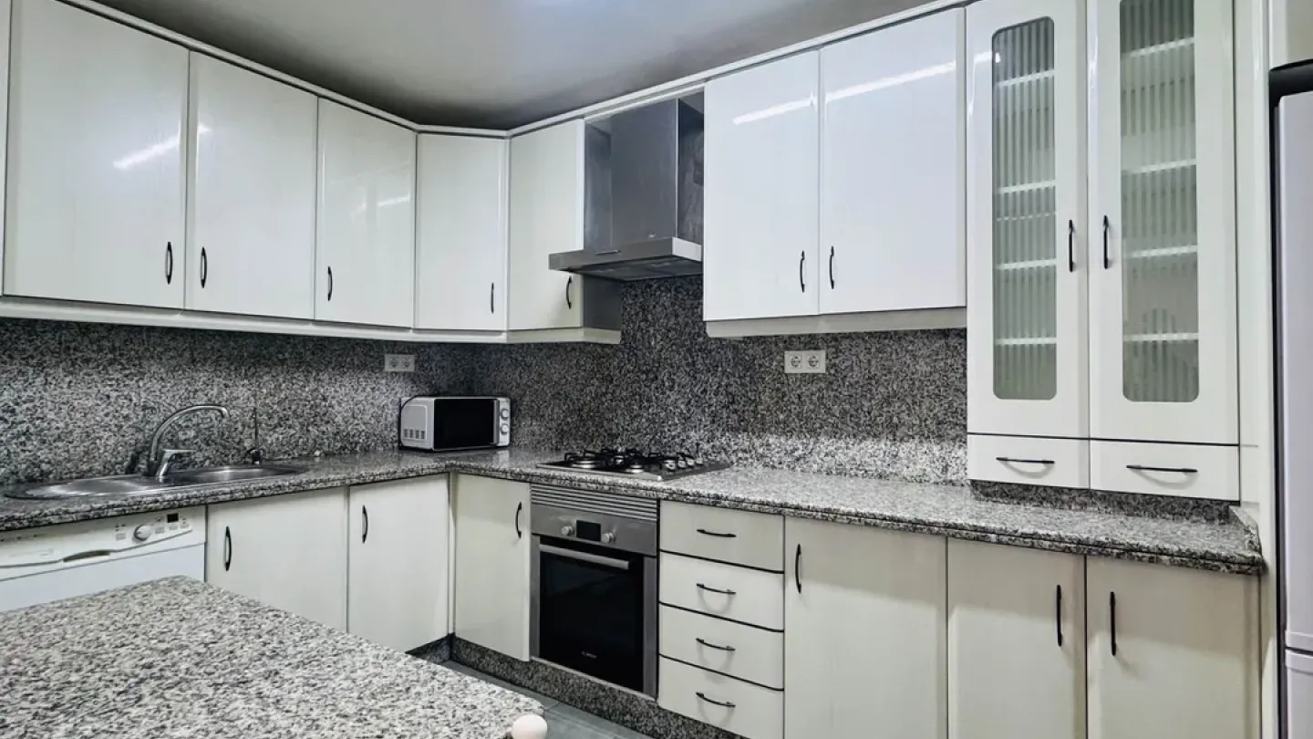 Spacious 3-Bedroom House with Elevator in Almería, Spain - Image 5