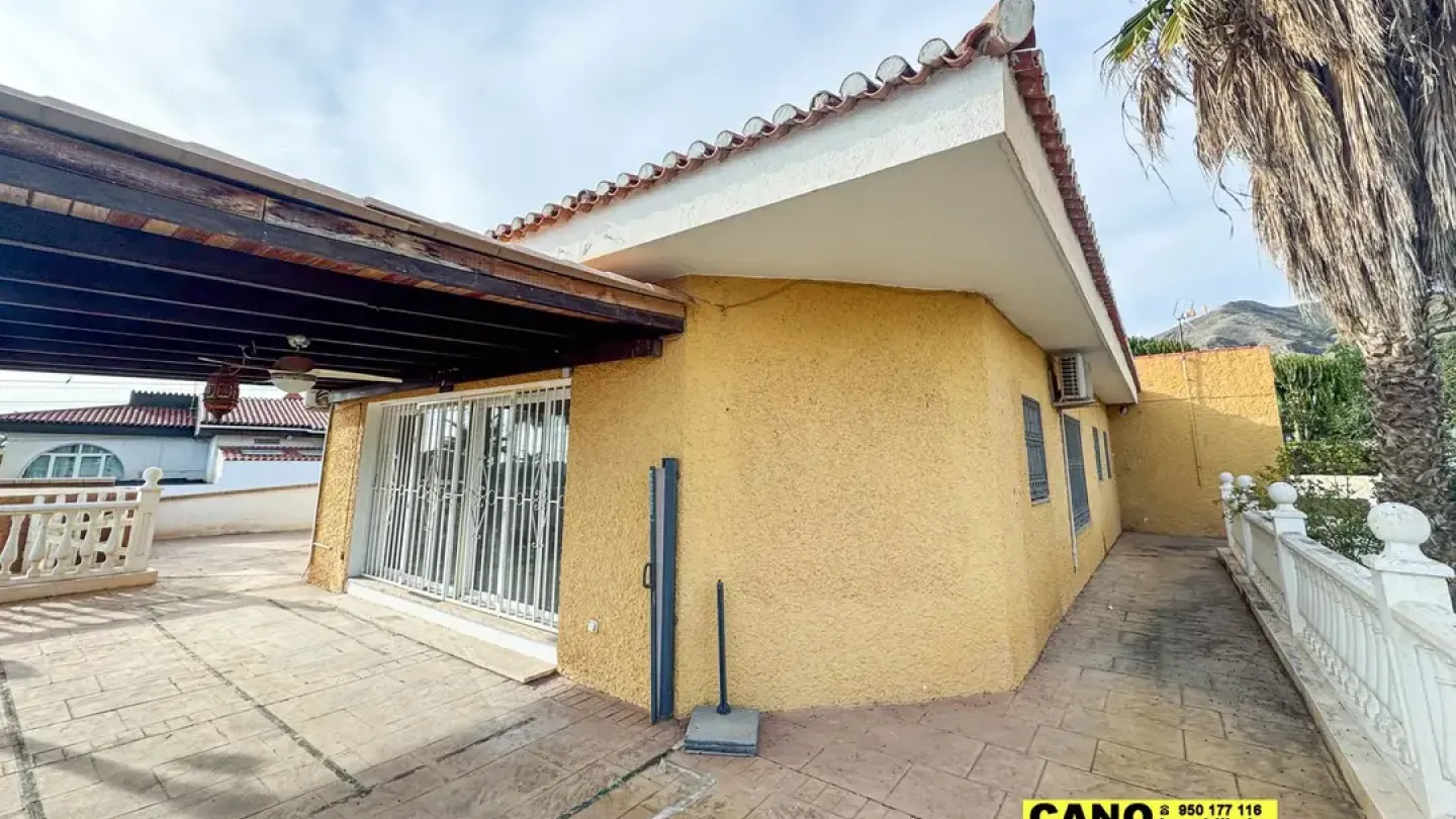 Spacious Chalet with Pool in Prime Aguadulce Location - Image 4