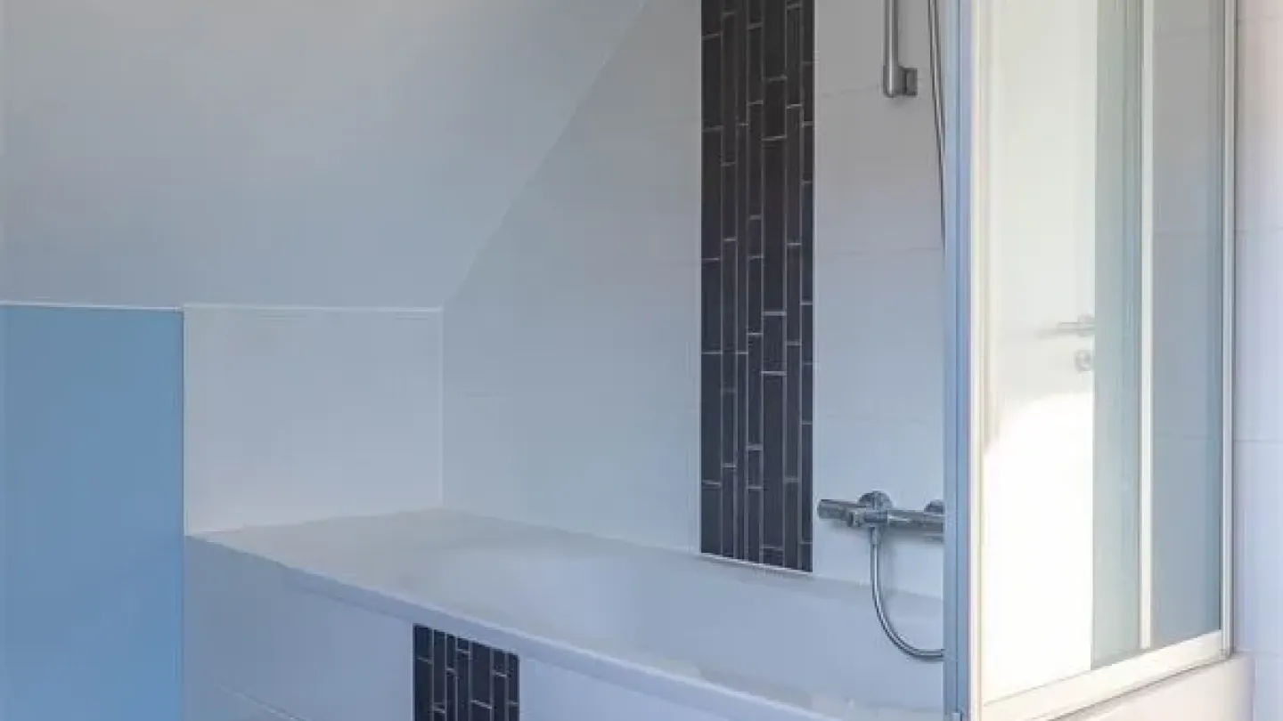 Spectacular High-End Penthouse with Terrace and Two Parking Spaces - Image 5