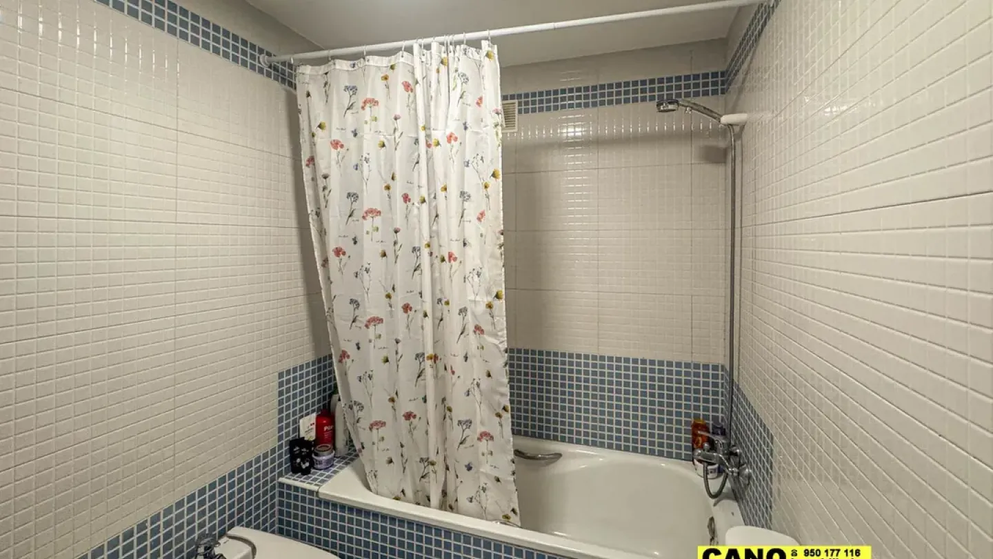 Spacious 3-Bedroom Apartment with Sea & Mountain Views in Vícar - Image 1