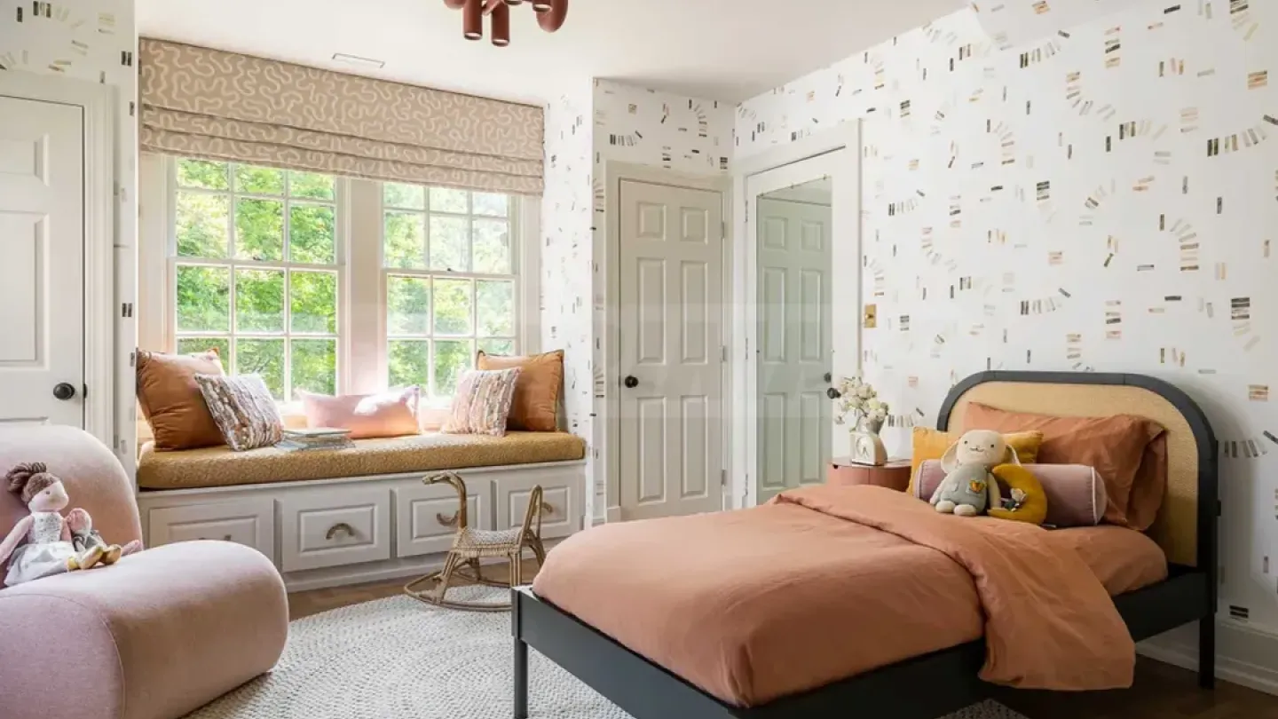 Spacious Plovdiv Apartment with Panoramic Views - Image 4