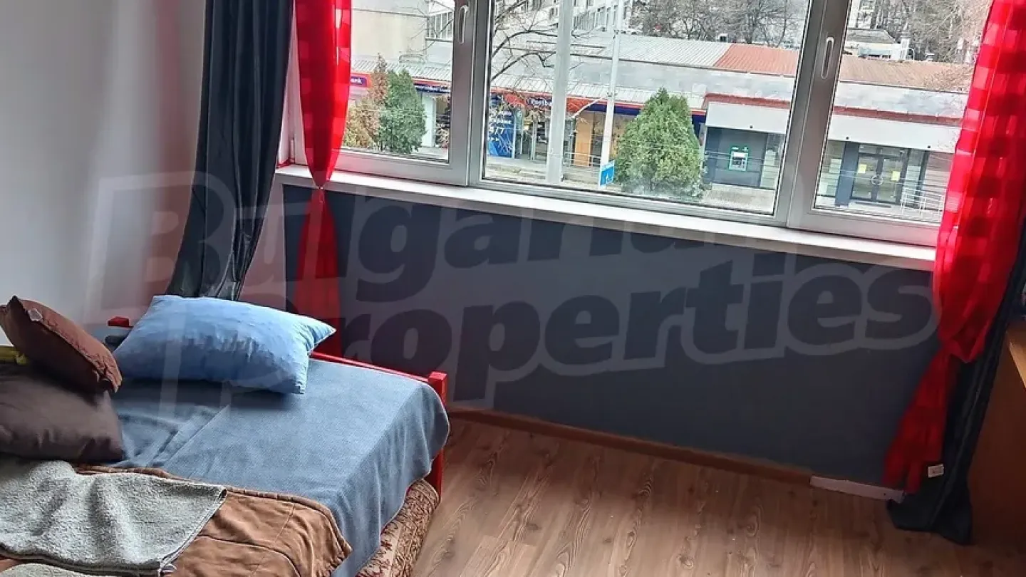 Spacious, Fully Furnished Apartment Near Medical University in Varna - Image 1