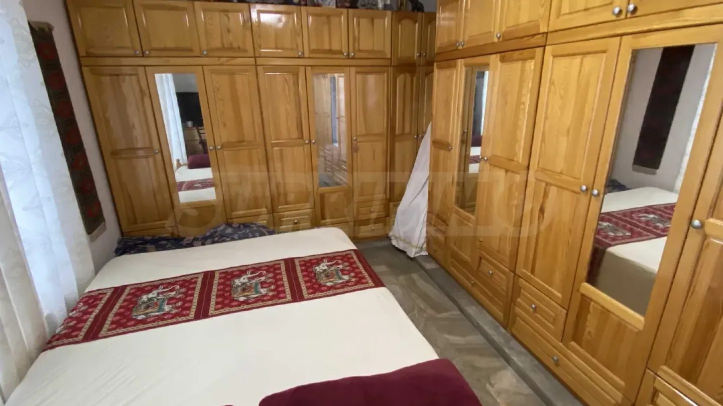 Fully Furnished Apartment with Danube River Views - Image 3