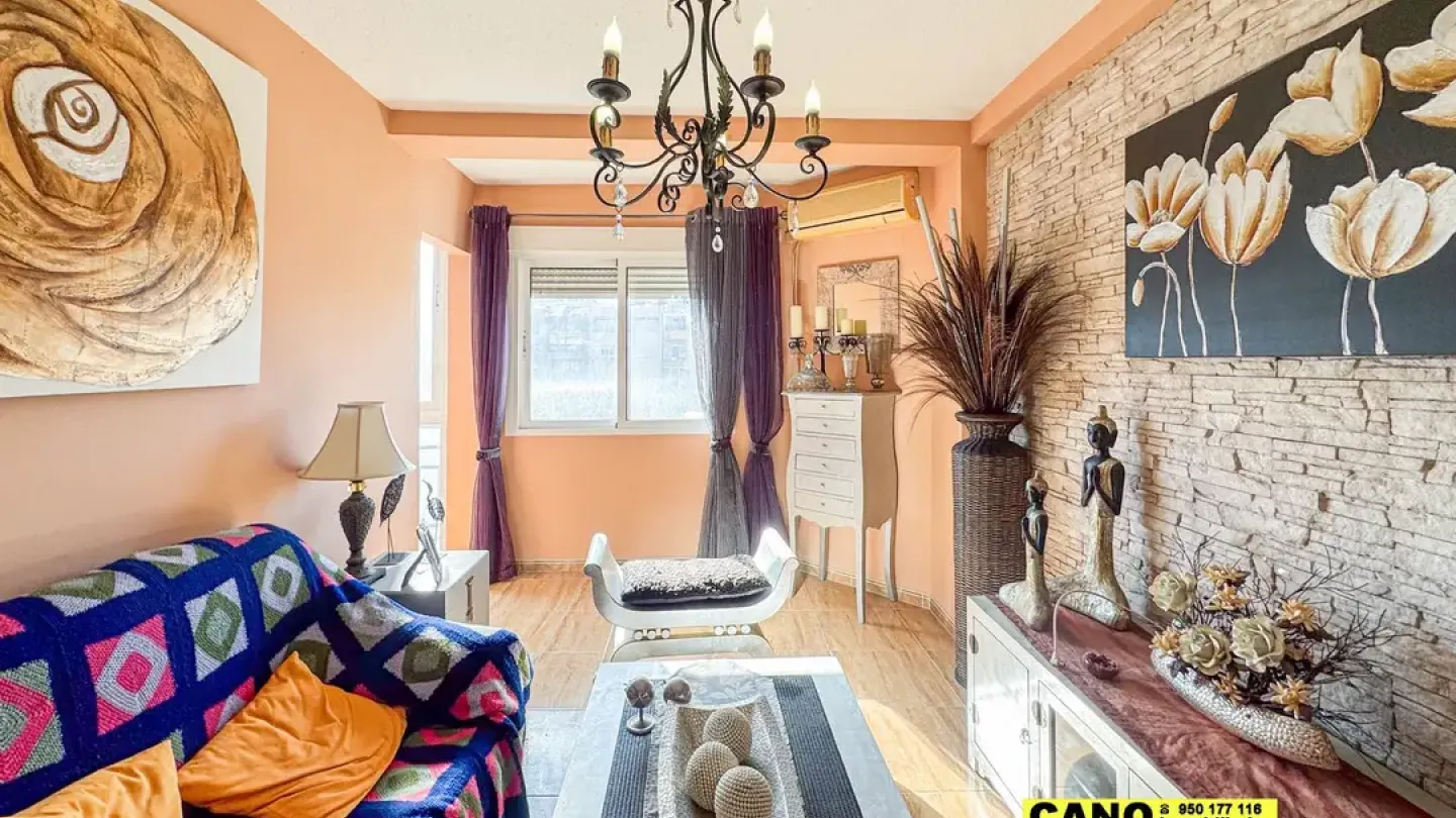 Spacious 2-Bedroom Apartment in the Heart of Almería, Spain - Image 4