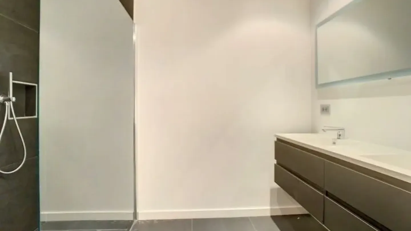 Spacious Apartment with Patio Near Abbaye de la Cambre - Image 1