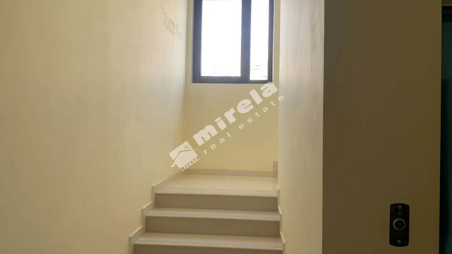 Spacious 3-Bedroom Apartment with Sea Views in Varna's Brzha District - Image 2