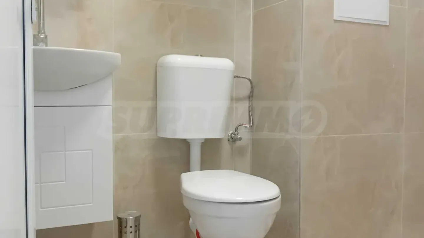 Spacious 2-Bedroom Apartment in Burgas, Bulgaria - Image 5