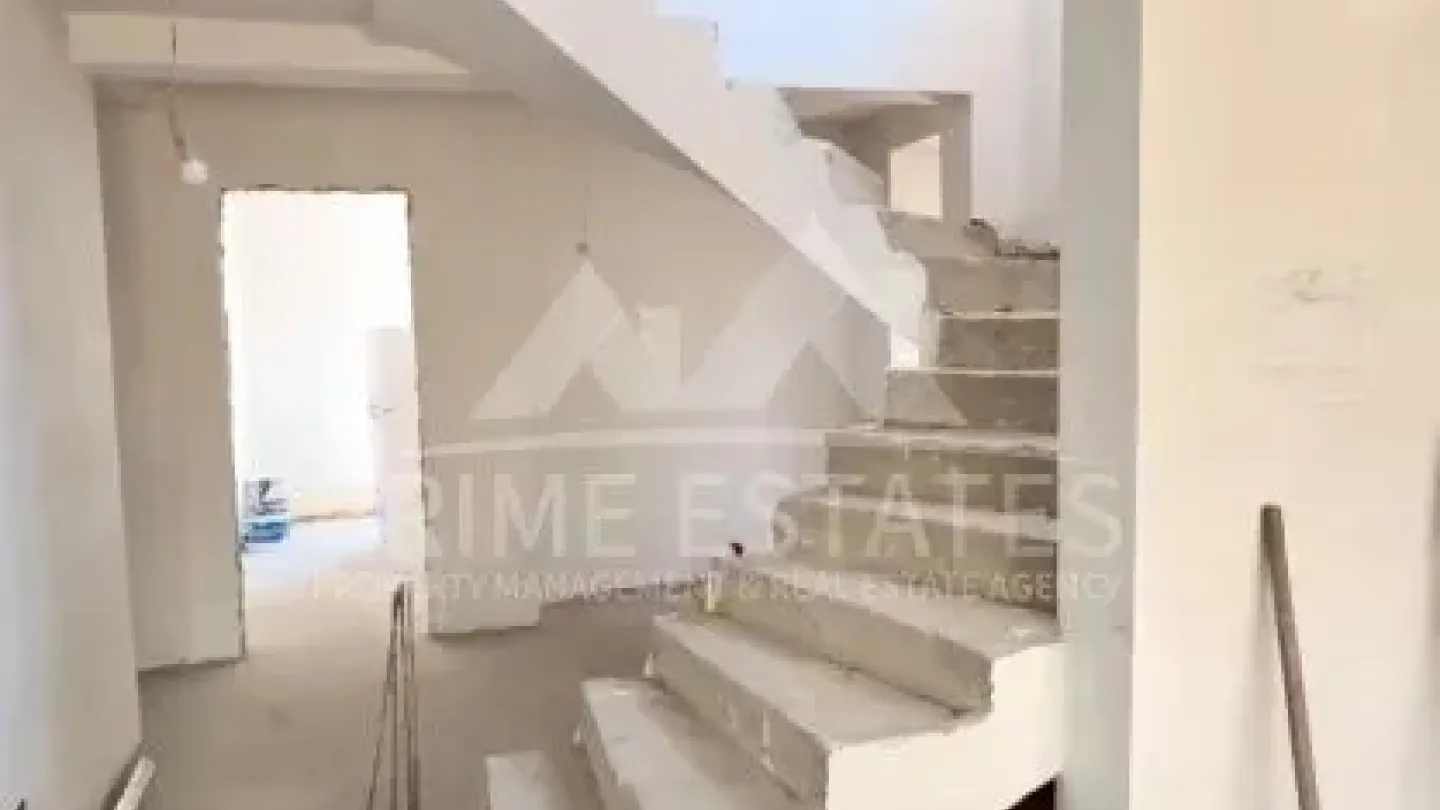 Spacious 4-Bedroom Villa with Land in Austrian Village, Crevedia - Image 1