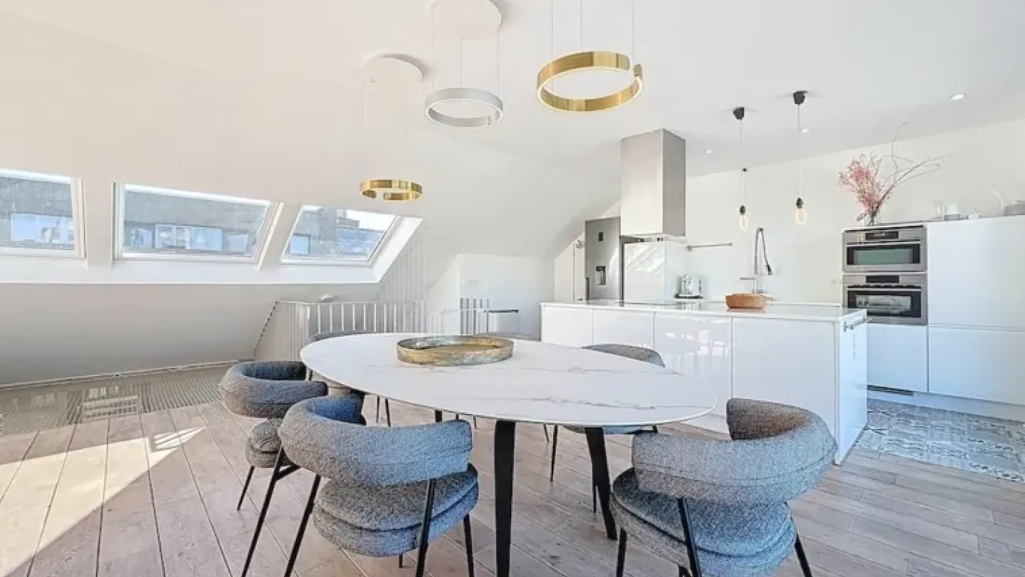 Spacious Duplex Penthouse with Terrace in Brussels Stéphanie - Image 3