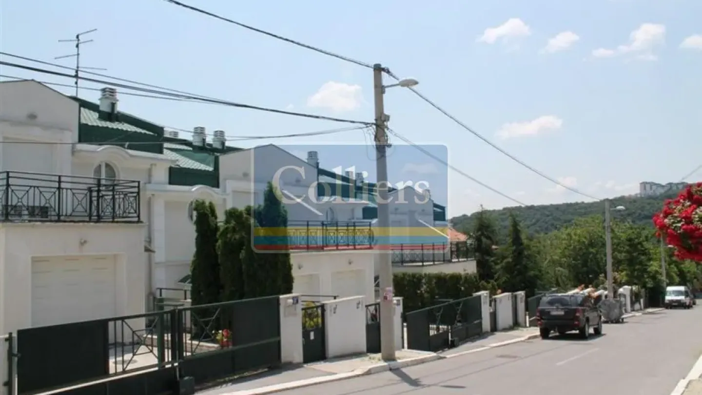 Luxurious 7-Bedroom House with Garden Near White Court, Belgrade - Image 3