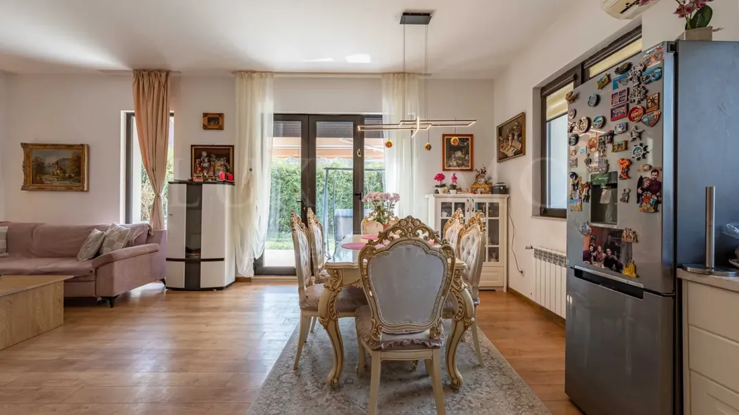 Spacious, Fully Furnished Villa with Yard Near Veliko Tarnovo - Image 5