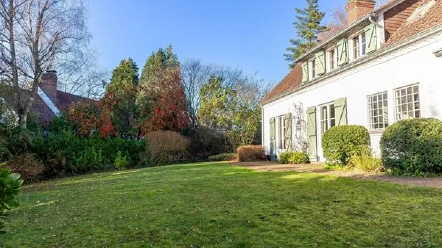 Renovate This Architect-Designed Villa with Stunning Garden in Ukkel - Image 4