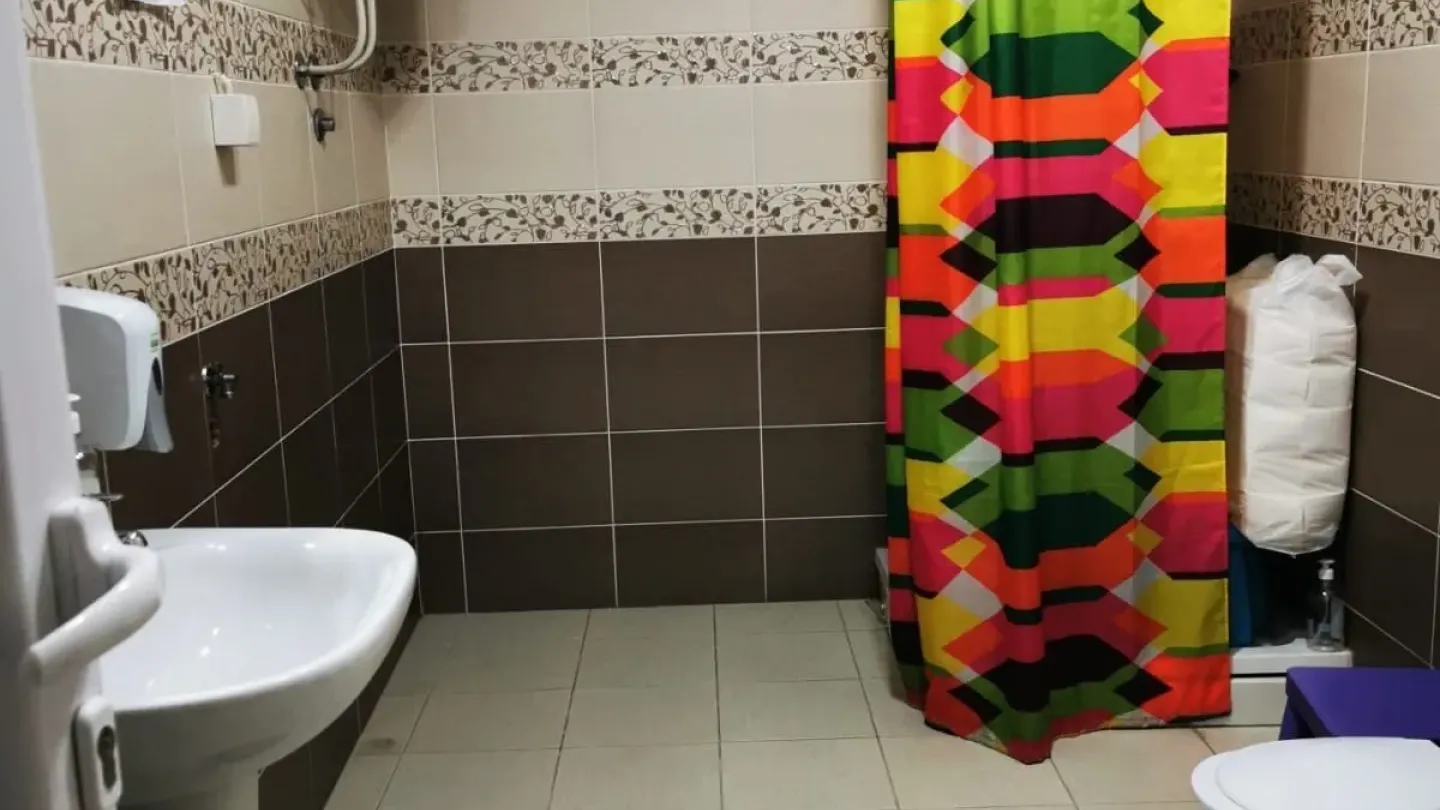 Spacious 10-Bedroom House in Belgrade, Near Medaković Church - Image 3