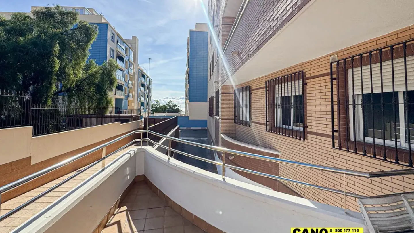 Spacious 2-Bedroom Apartment with Pool in Aguadulce, Spain - Image 5