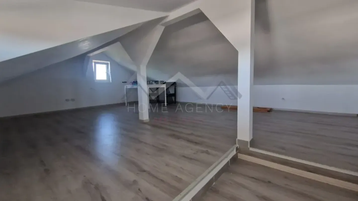 Modern 3BR House in Tunari - Ideal for Families & Offices - Image 4