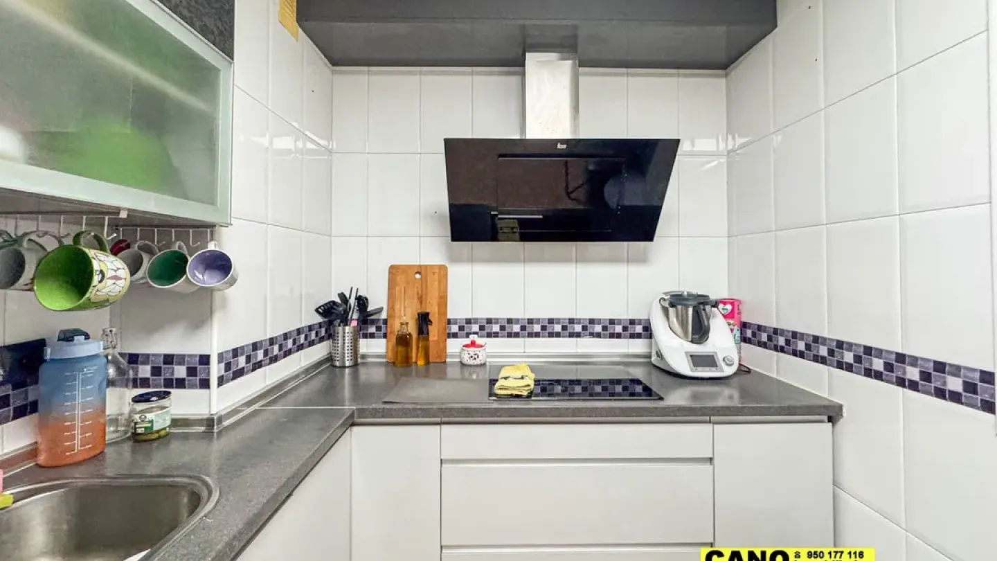 Spacious 3-Bedroom Apartment with Solar Panels in Vícar - Image 4