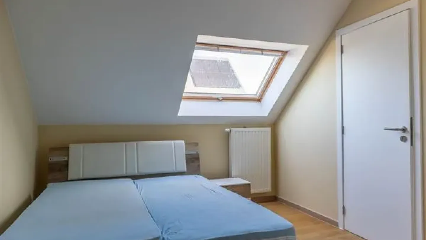 Spectacular High-End Penthouse with Terrace and Two Parking Spaces - Image 2