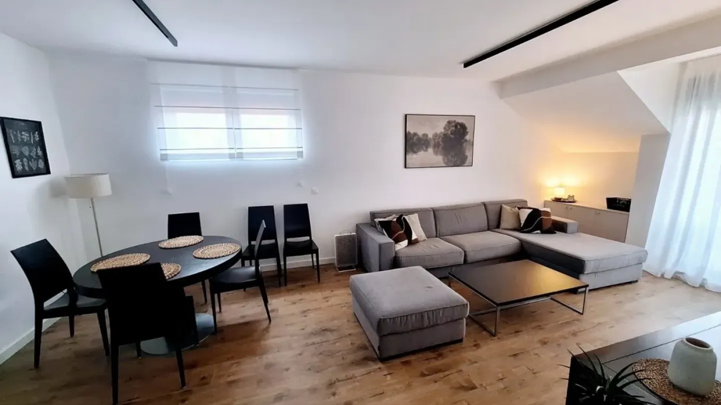 Spacious 3-Bedroom Apartment Near Crvena Zvezda with Modern Amenities - Image 2