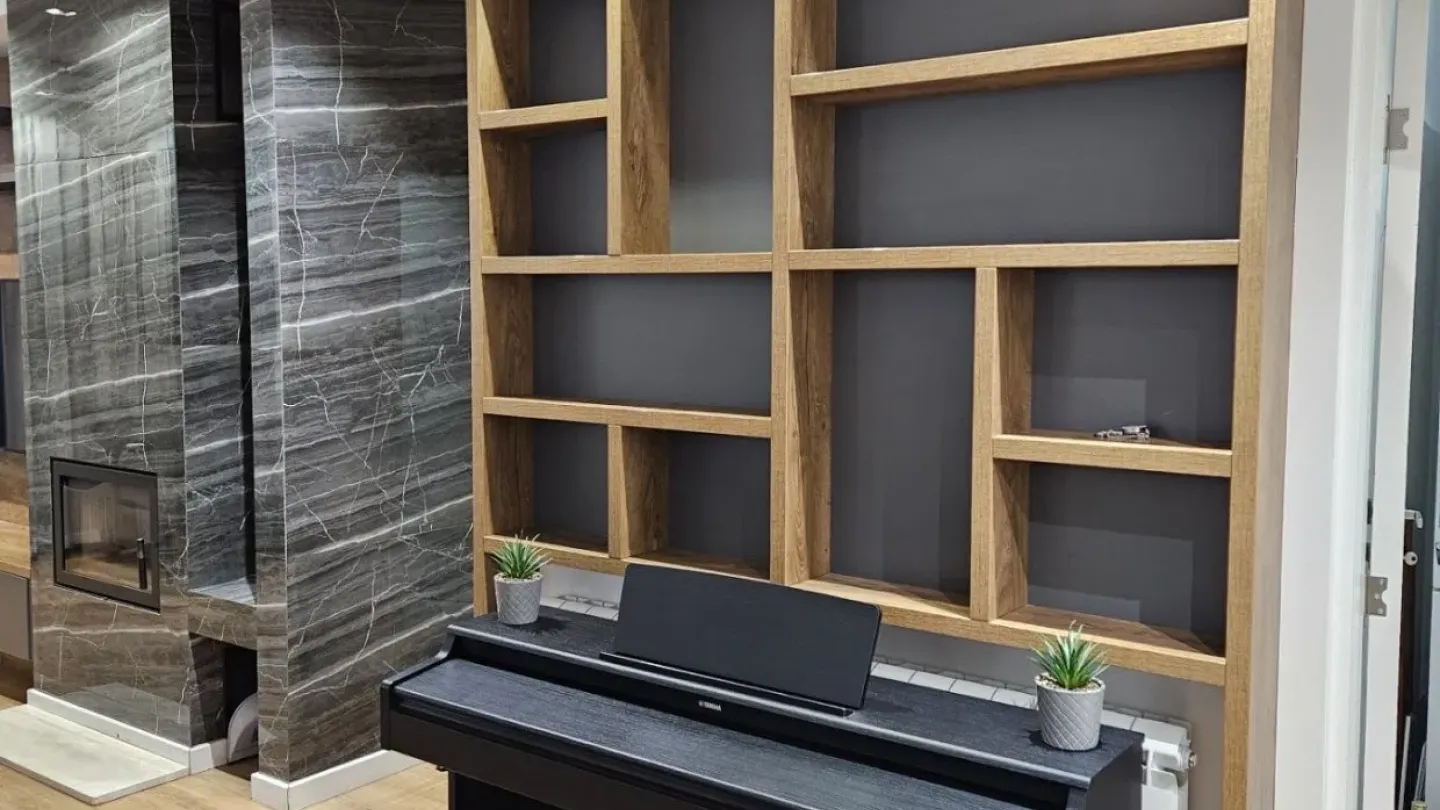 Spacious 4-Bedroom House with Garden and Garage in Novi Beograd - Image 2