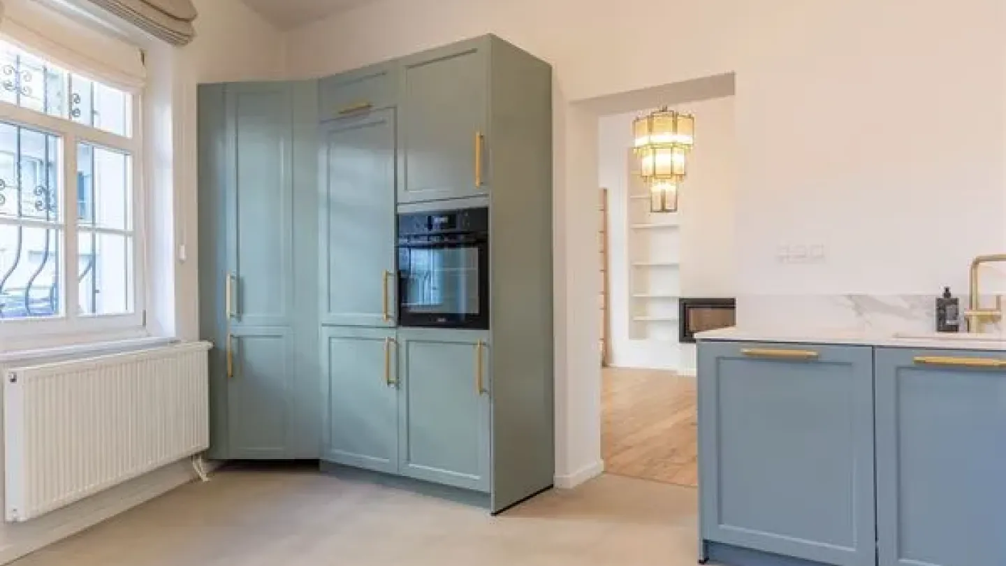 Charming Neo-Classical House with Terrace in the Heart of Châtelain - Image 4