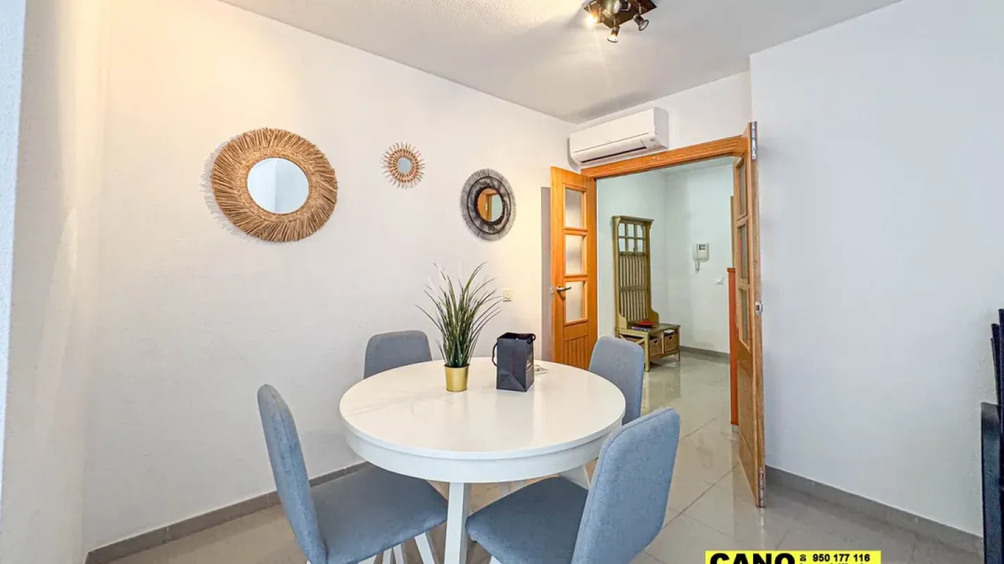 Spacious 2-Bedroom Apartment with Pool in Aguadulce, Spain - Image 4