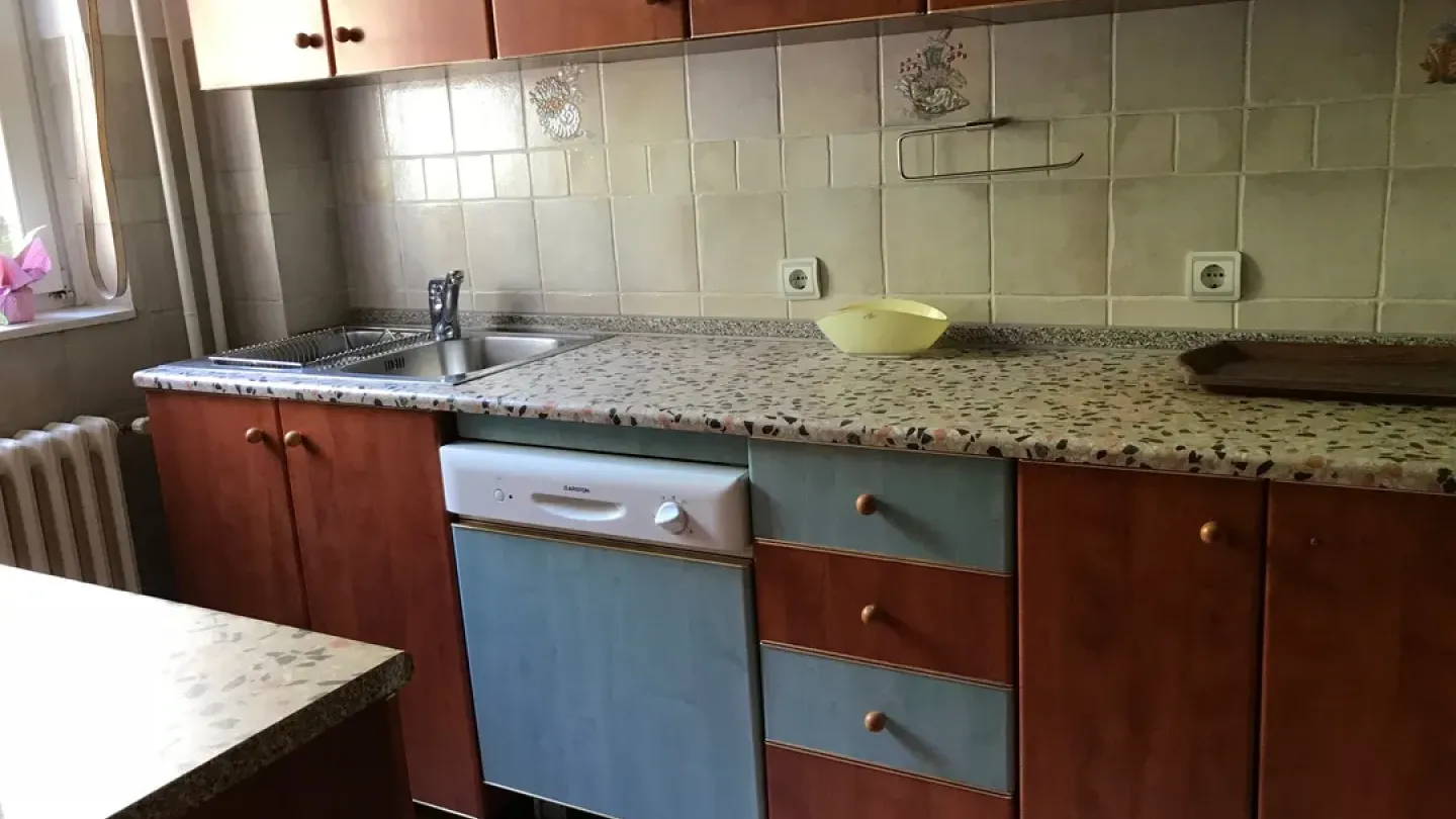 Spacious 3-Bedroom Apartment in Belgrade, Excellent Location - Image 5