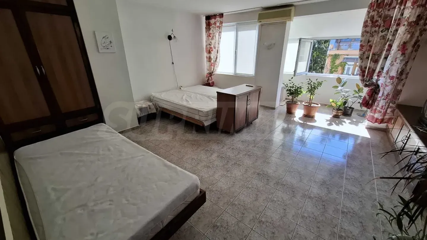 Spacious Fully Furnished Apartment in Varna's "Sportna Zala" Area - Image 3