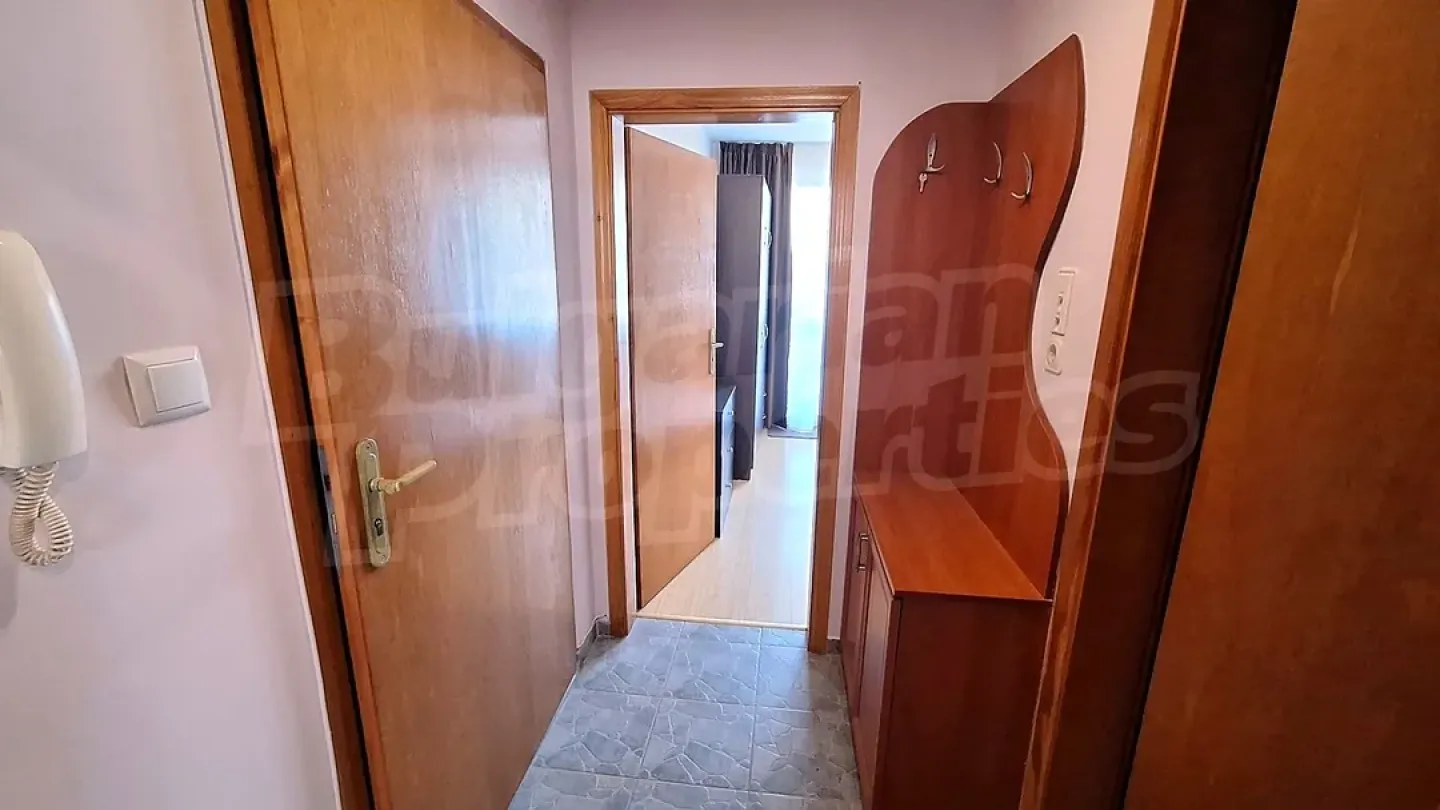 Fully Furnished 1-Bedroom Apartment in Varna's Levski 1 District - Image 2