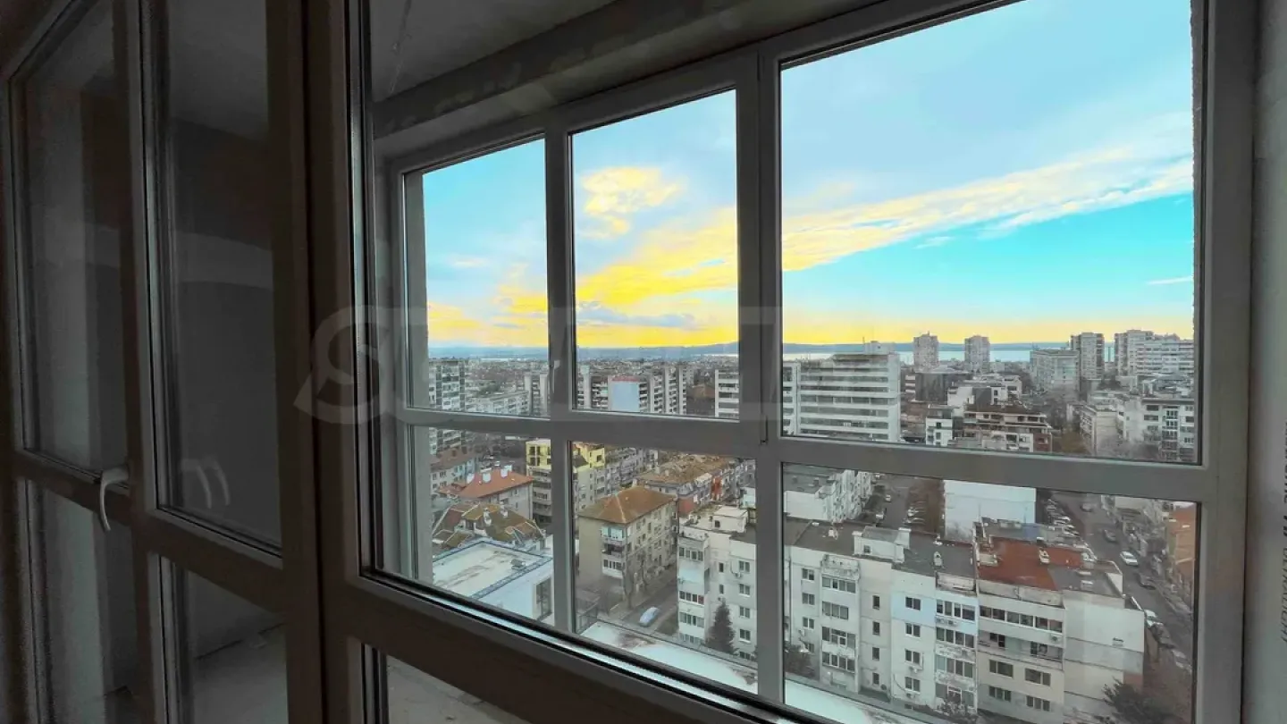 Bright 2-Bed Apartment - Burgas Sea Views - Image 2