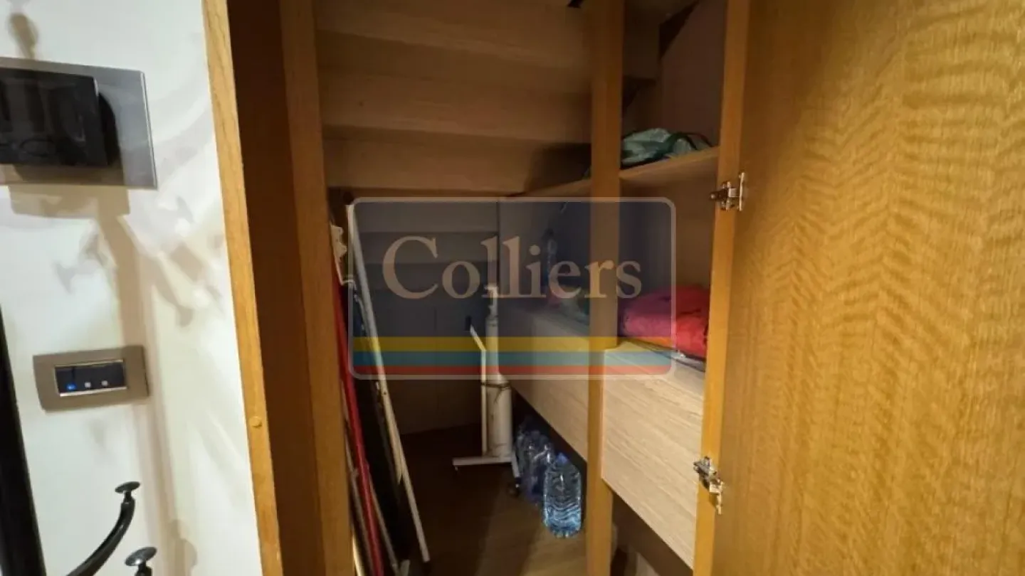 Luxurious Penthouse Apartment with Stunning Views in Belgrade's Vračar - Image 3