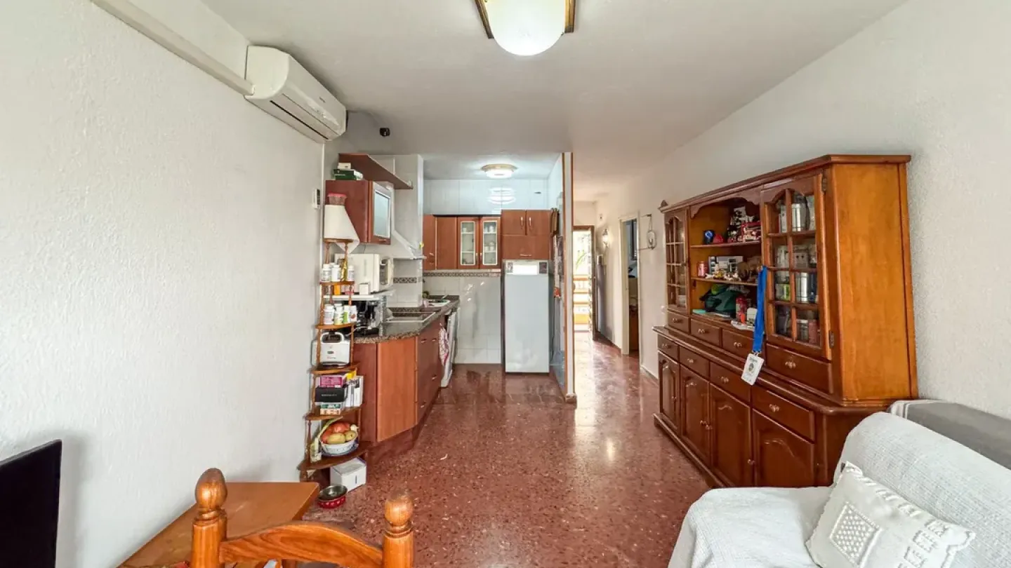 Spacious 2-Bedroom Apartment with Terrace in Aguadulce, Spain - Image 2