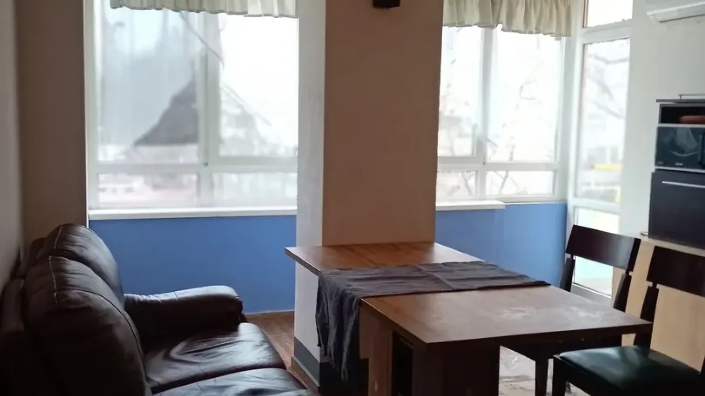 Spacious, Fully Furnished Apartment Near Medical University in Varna - Image 4