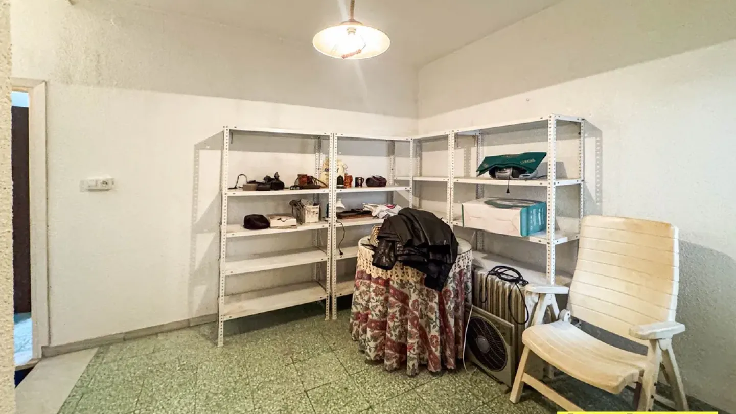 Spacious 3-Bedroom Apartment with Terrace in Growing Almería Area - Image 5