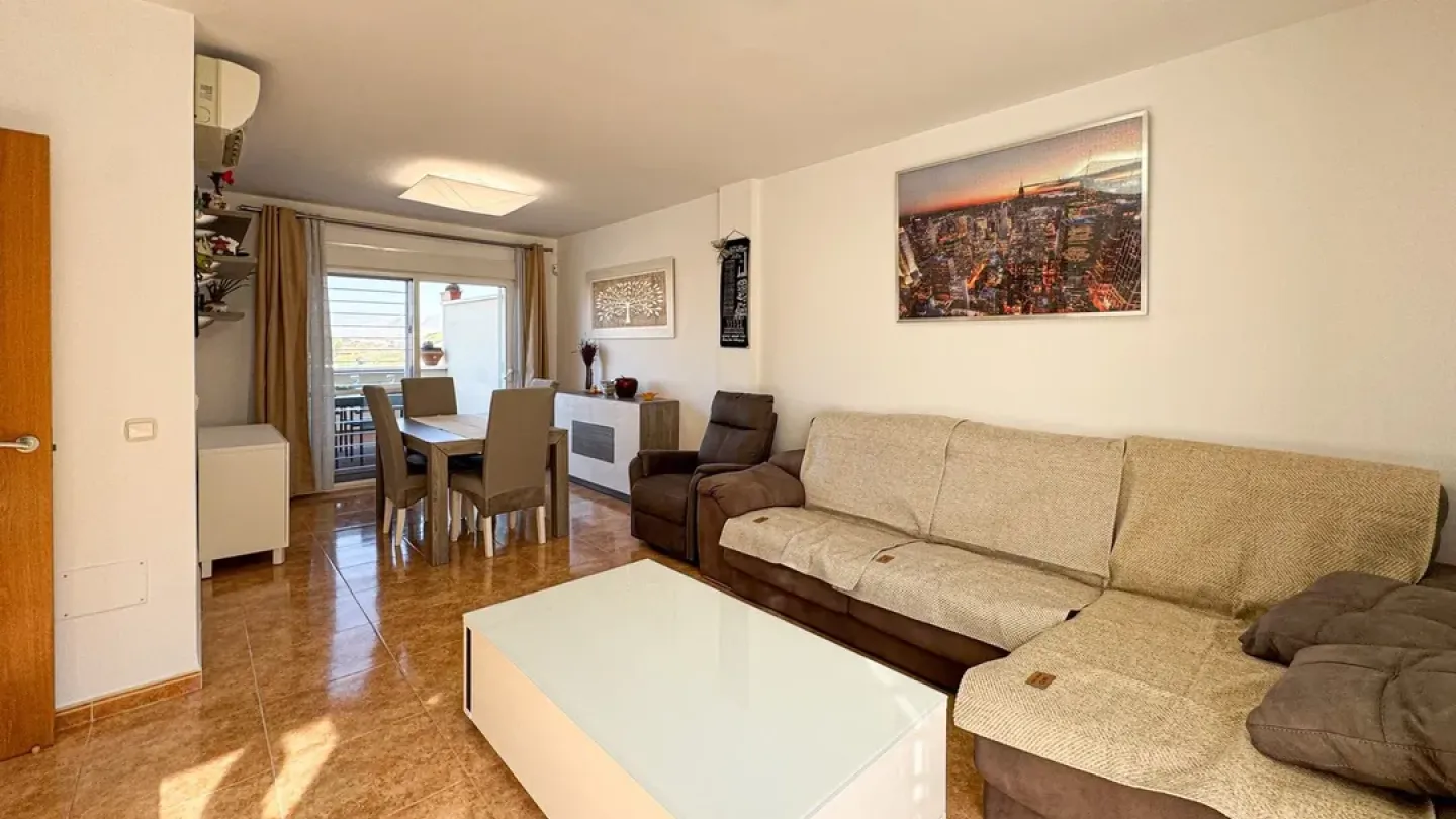 Spacious Triplex Apartment with 4 Bedrooms in Huércal de Almería - Image 1