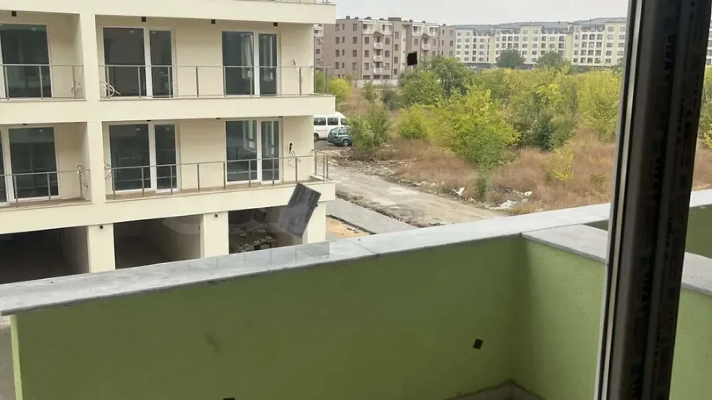 Spacious 2-Bedroom Apartment with Mountain Views in Plovdiv - Image 4