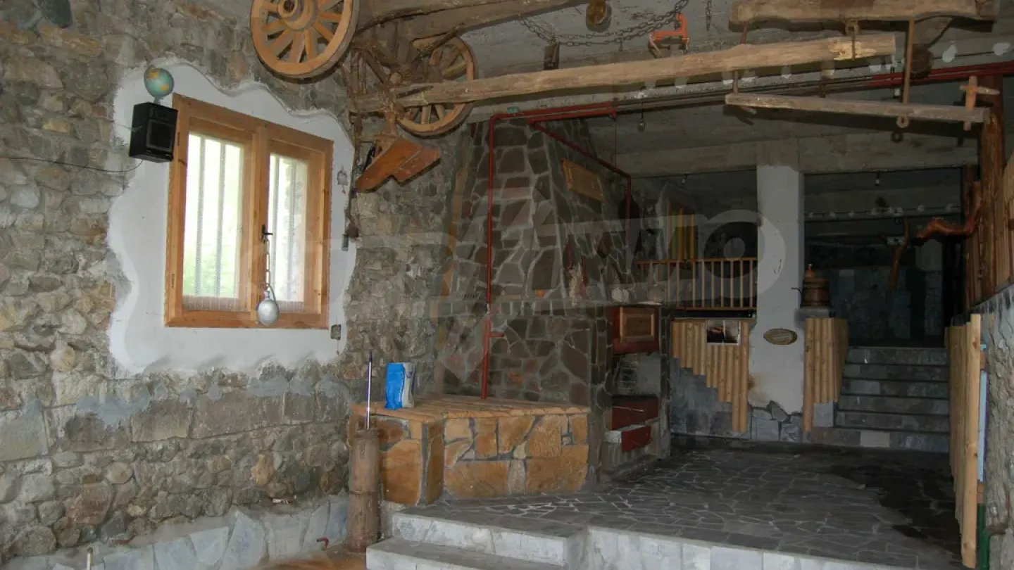 Spacious Villa with Mineral Springs and Building Potential in Pirin Mountain - Image 1