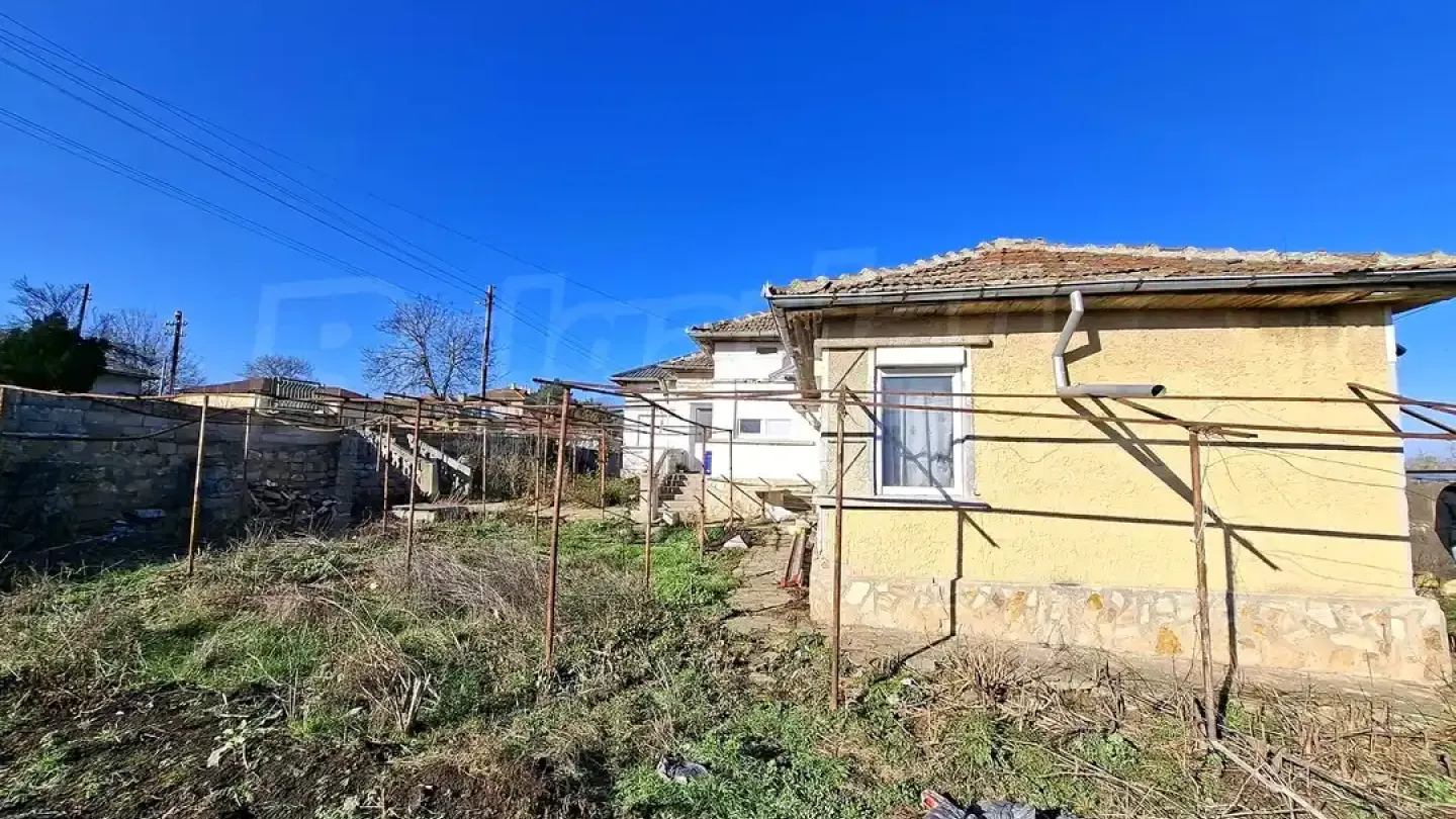 Charming Single-Storey House in Karapelit Village - Ideal Investment - Image 2