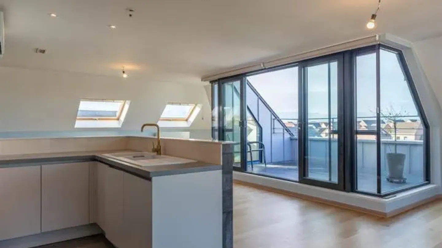 Spectacular High-End Penthouse with Terrace and Two Parking Spaces - Image 1