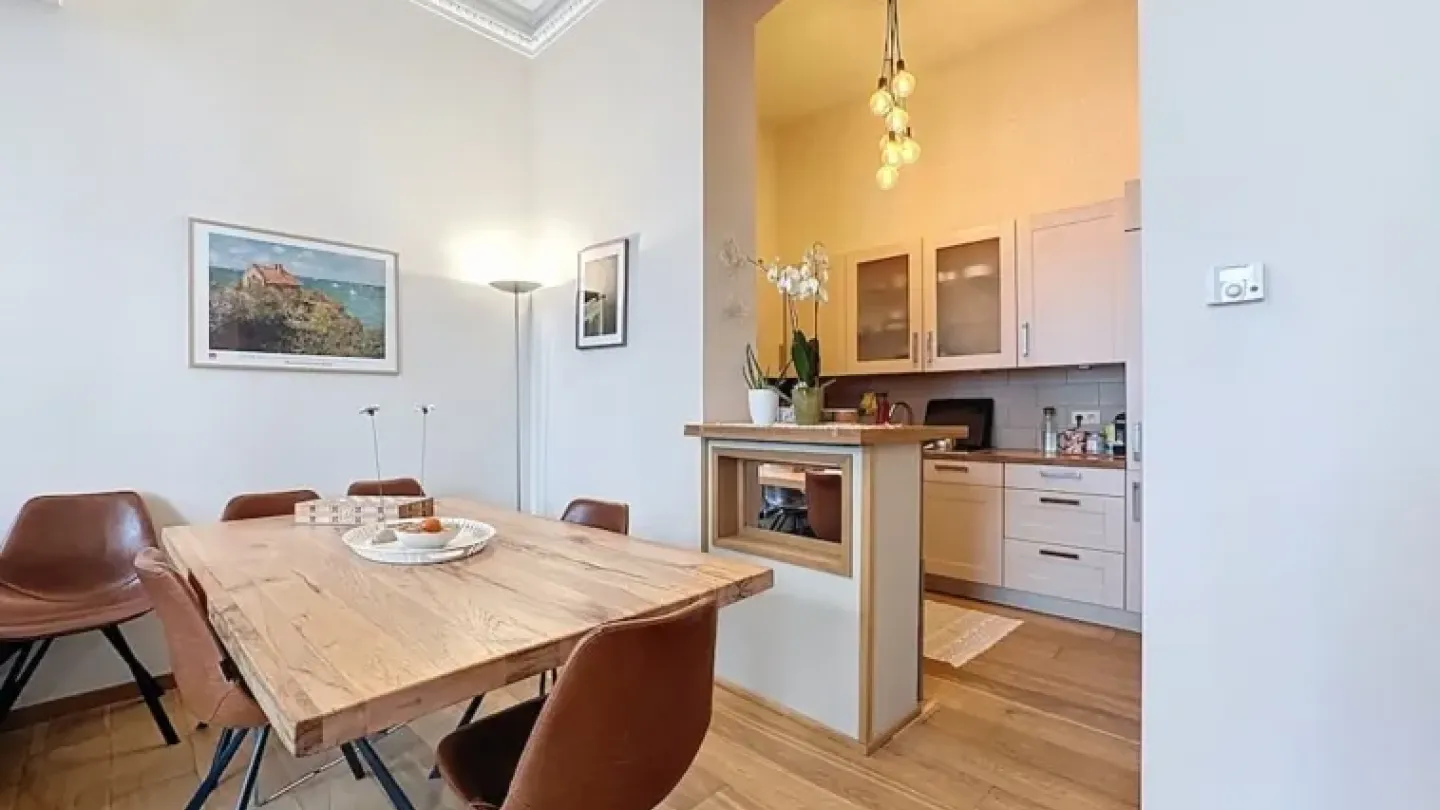 Bright 2-Bedroom Apartment with Terrace in Ixelles, Brussels - Image 5