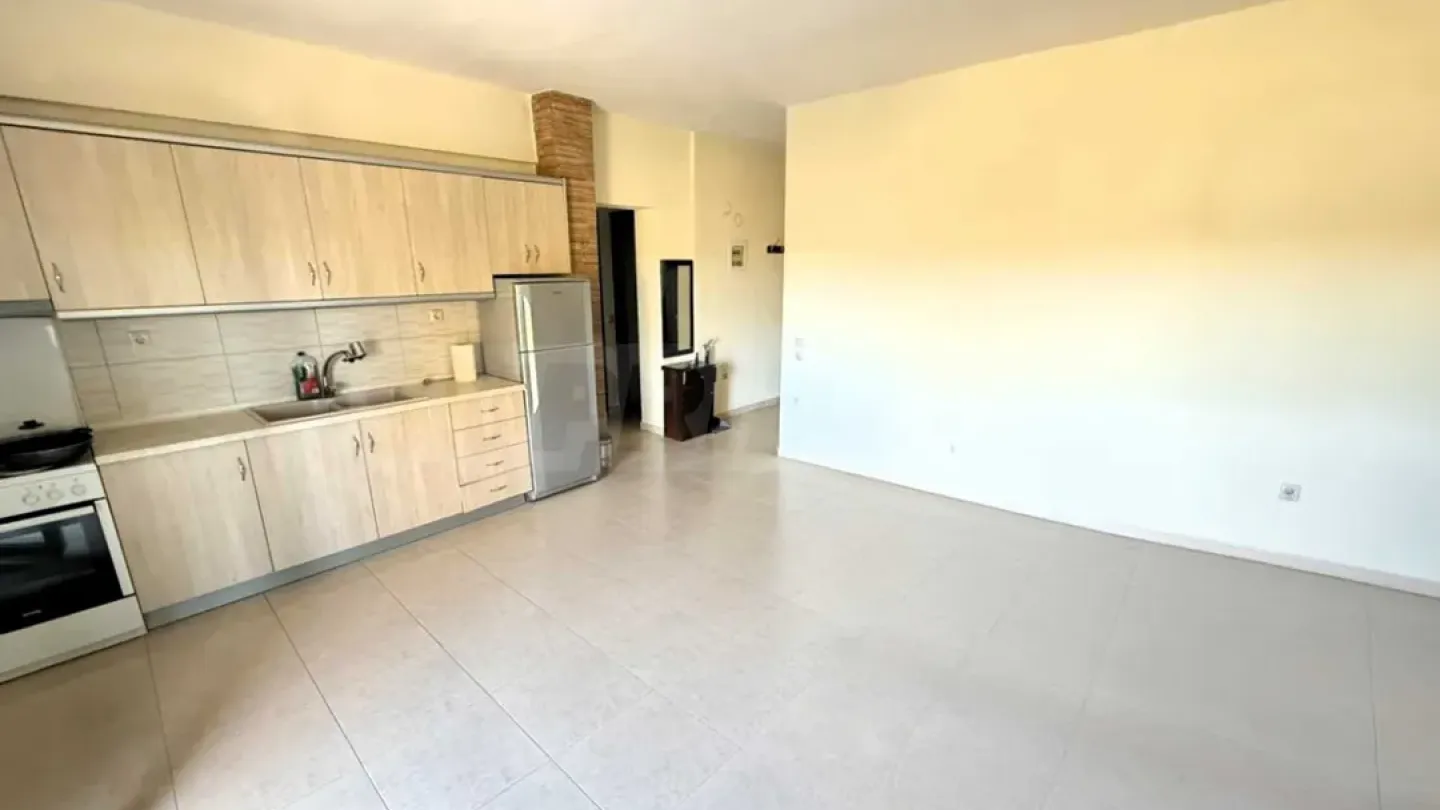 Spacious 3-Bedroom Apartment with Sea View in Epanomi - Image 2