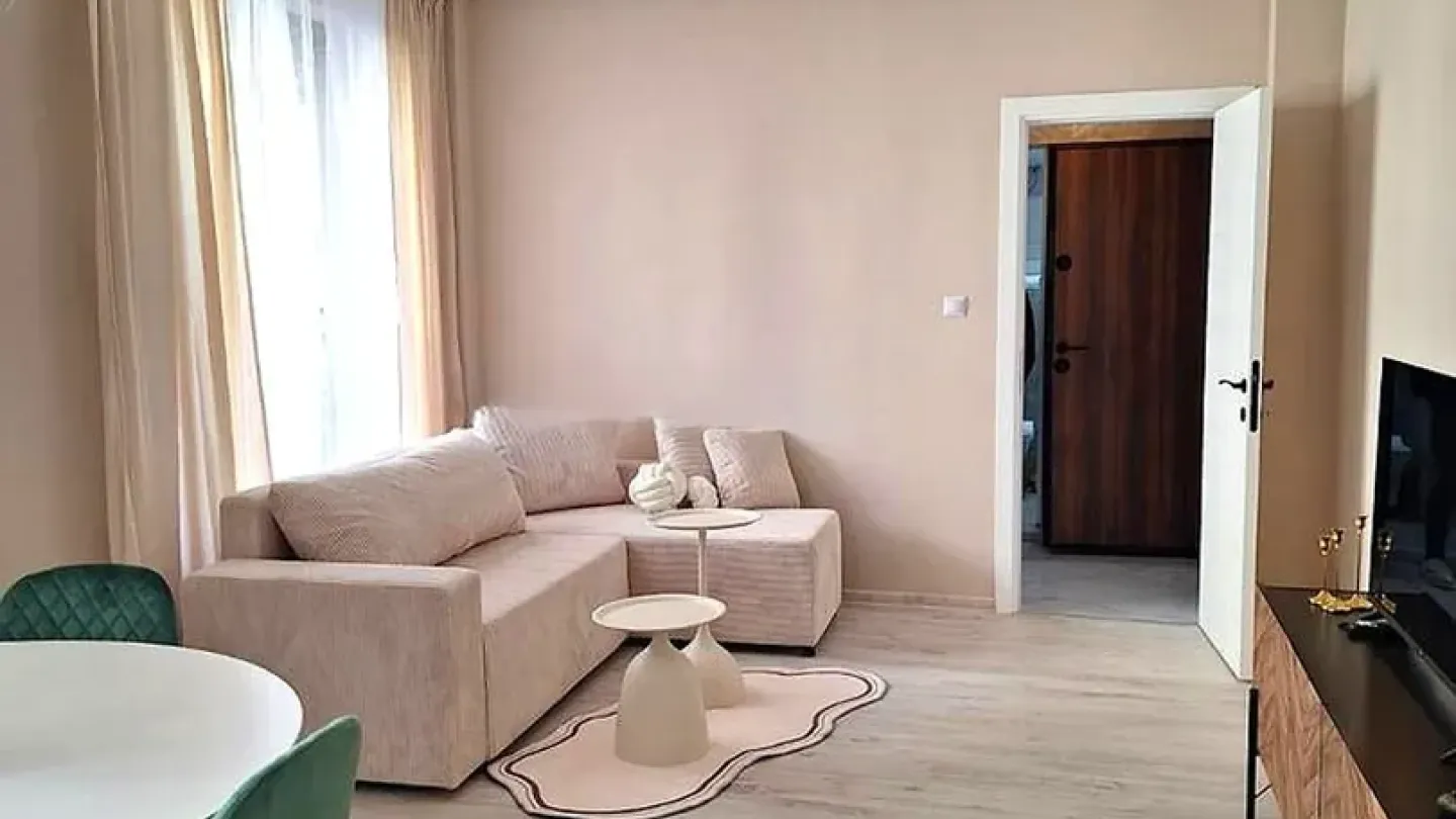 Stylish Fully Furnished One-Bedroom Apartment in Stara Zagora – 80m2 - Image 2