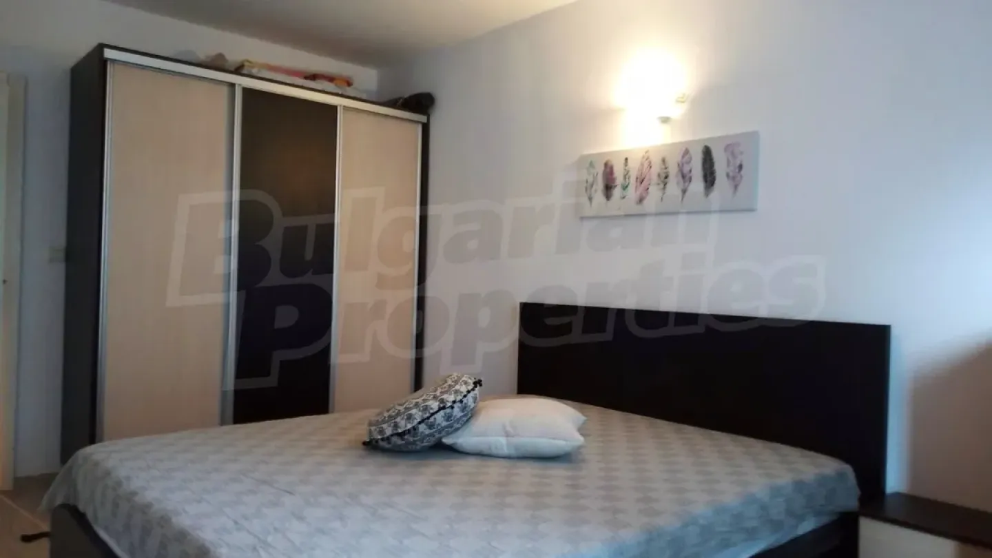 Bright, Fully Furnished 2-Bedroom Apartment in Varna's Levski District - Image 5